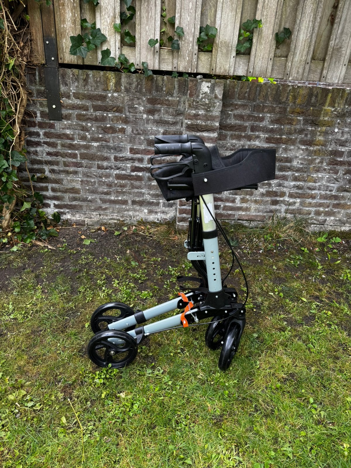 Rollator, Diversen, Ophalen, Opvouwbaar, Zo goed als nieuw