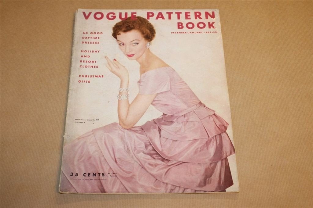 Vogue Pattern Book - 1952-1953 - Zeldzaam !!, Boeken, Mode, Ophalen of Verzenden, Zo goed als nieuw, Mode algemeen