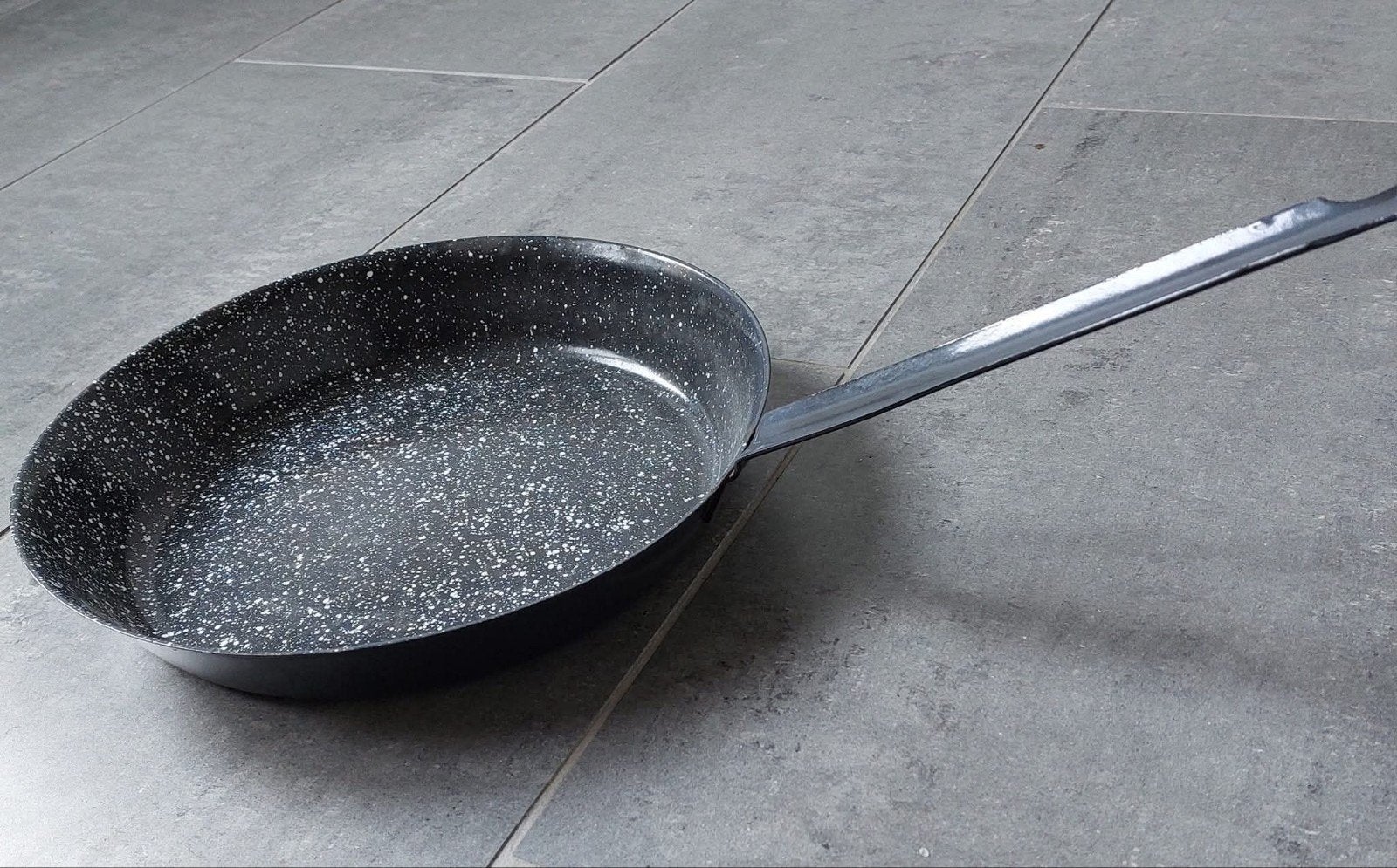 Grote nieuwe paella pan, Huis en Inrichting, Keuken | Potten en Pannen, Ophalen, Nieuw, Rvs