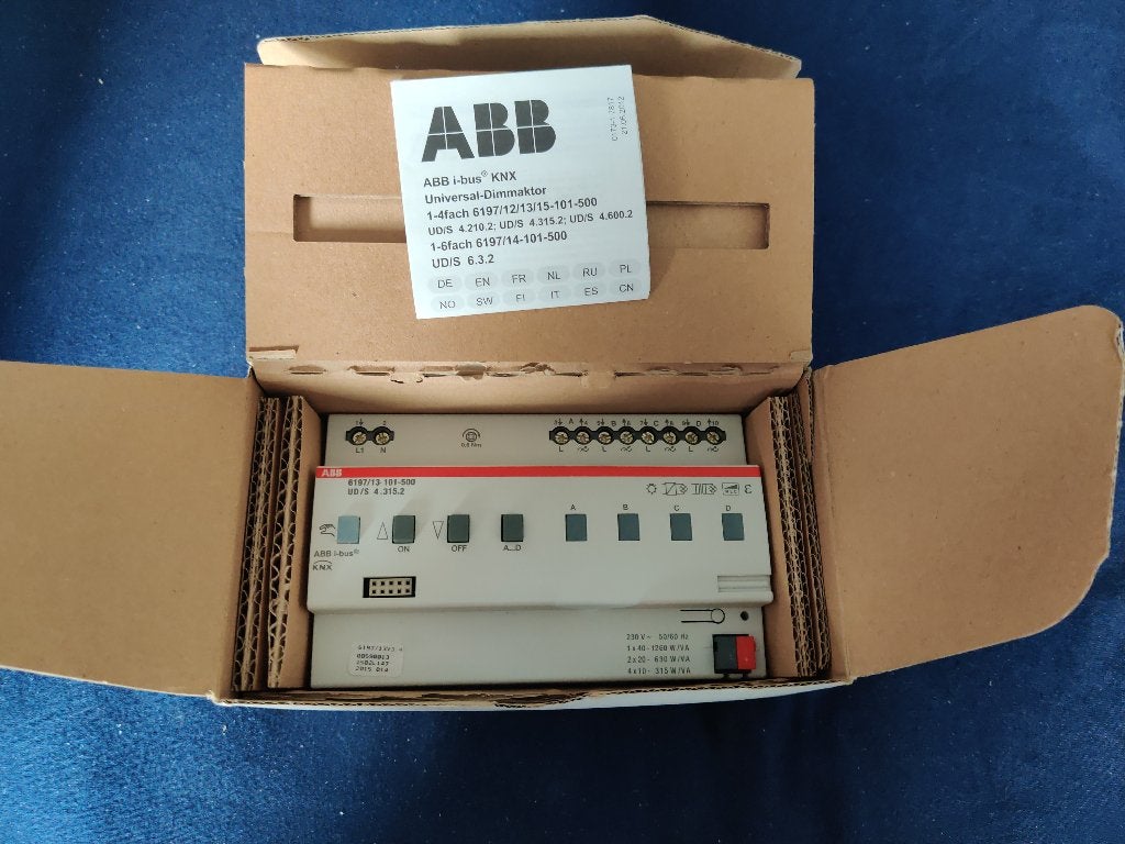 ABB i-bus KNX Universal Dimmer Actuator 6197:13-101-500 UD:S, Ophalen of Verzenden, Nieuw