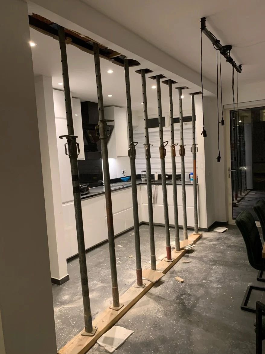 Timmerwerk , badkamer renovatie , aanbouw dakopbouw aannemer