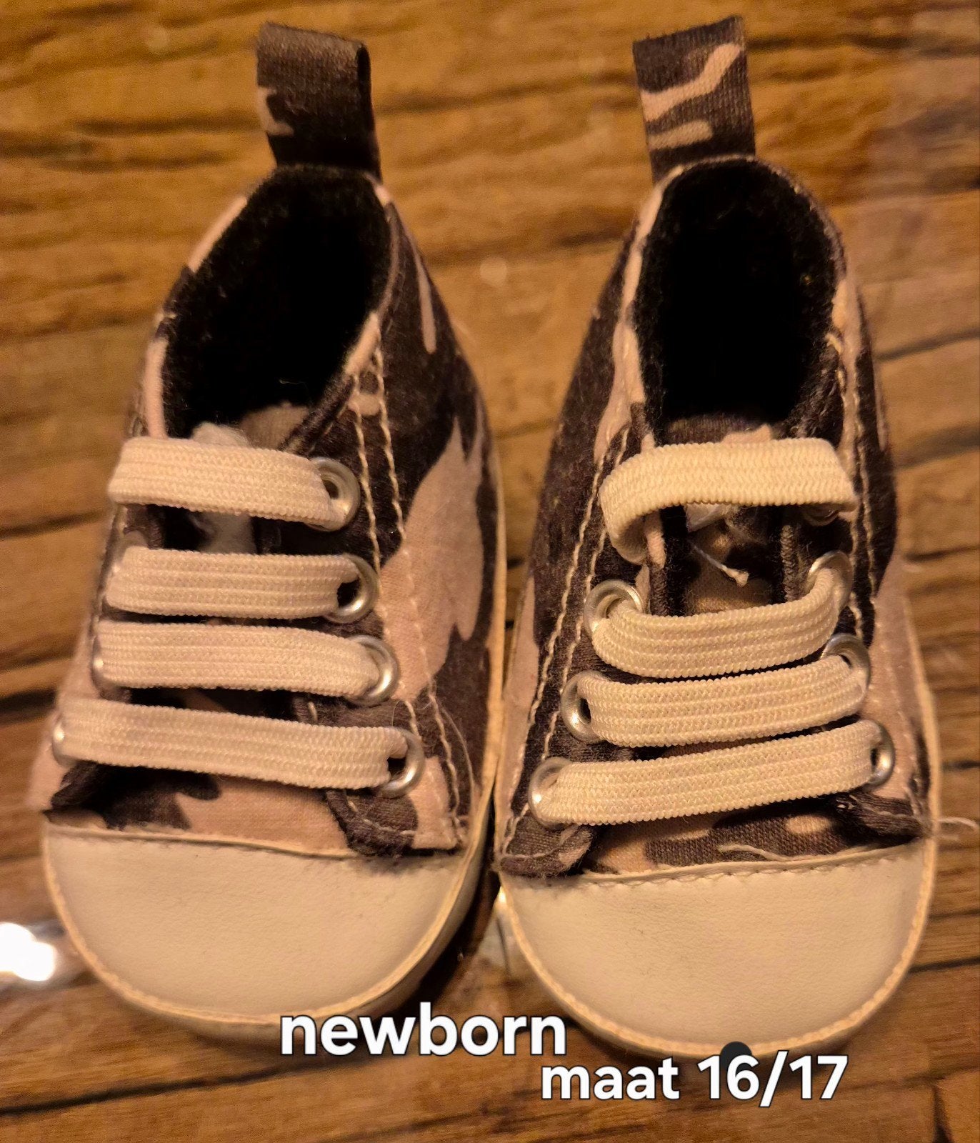 Newborn camouflage schoentjes maat 16/17, Ophalen of Verzenden, Zo goed als nieuw, Jongetje of Meisje, Schoentjes