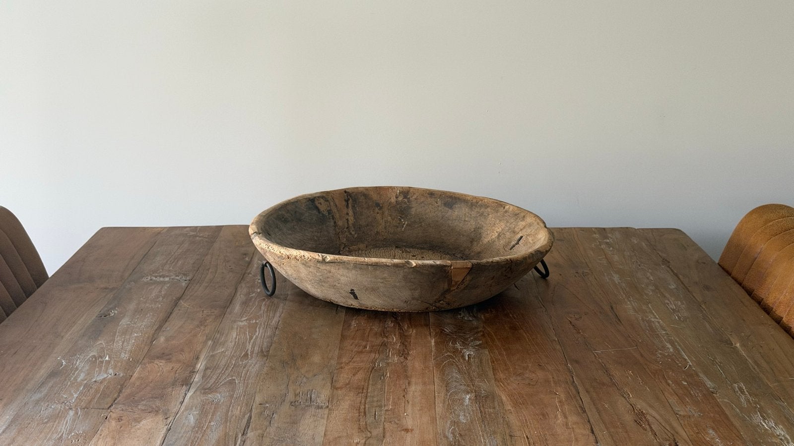 Antieke houten olijfschaal met metalen ringen, Antiek en Kunst, Antiek | Schalen, Ophalen