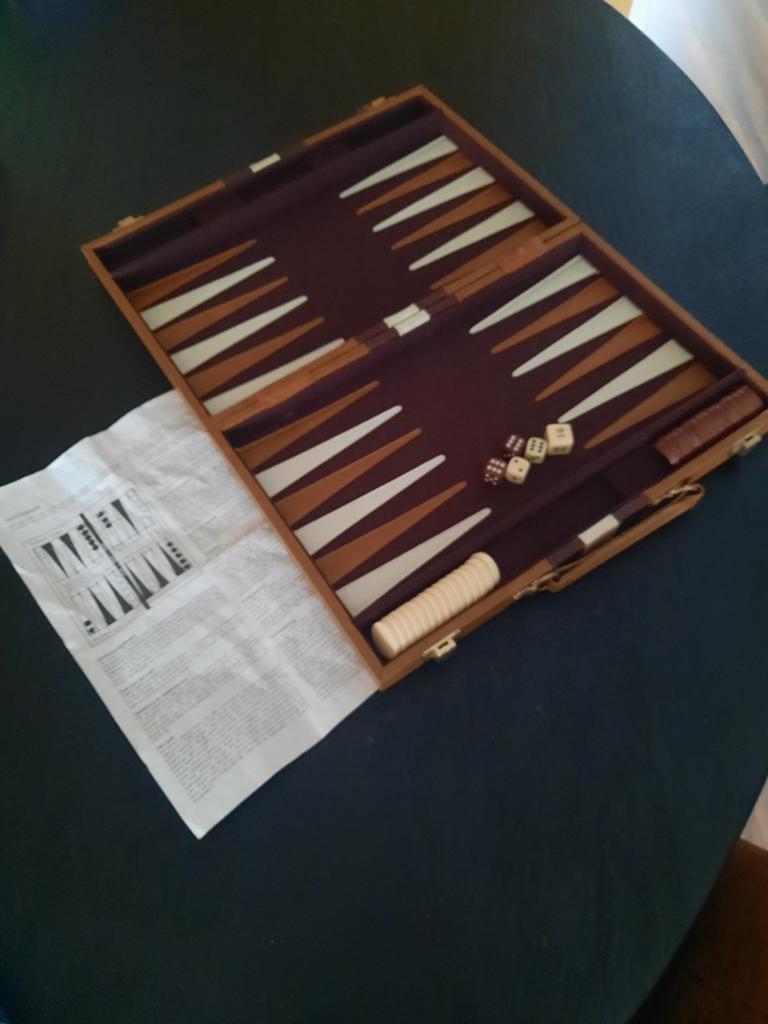 Backgammon spel in luxe leren koffer 38 x 49 cm opengeklapt, Ophalen of Verzenden, Zo goed als nieuw