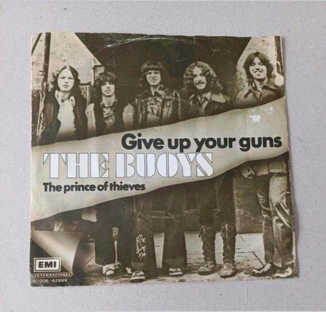 The Buoys - Give Up Your Guns, Gebruikt, 7 inch, Ophalen of Verzenden, Pop
