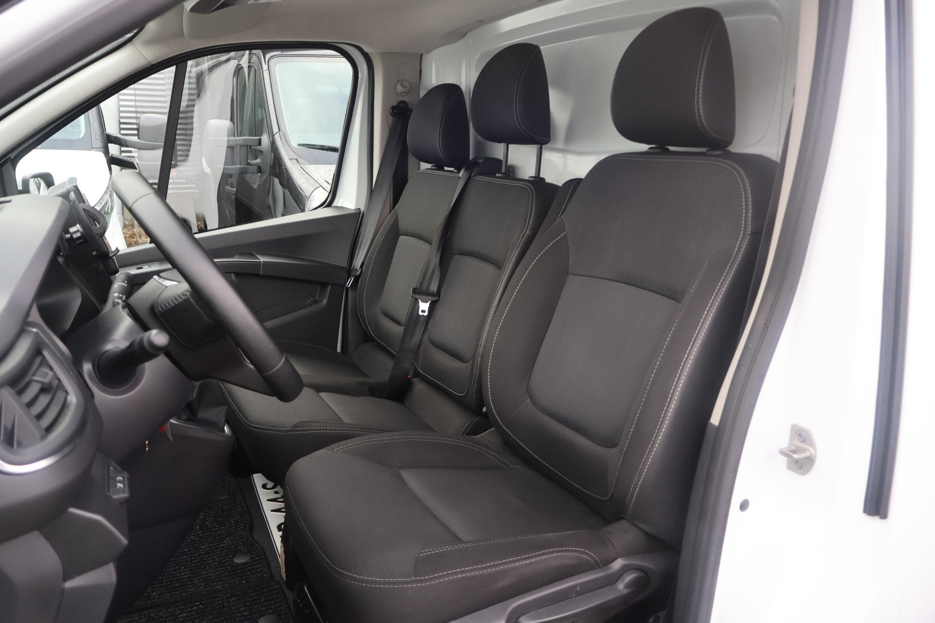 Renault Trafic 2.0 dCi 150pk L2 H1 Automaat Work Edition, Stof, Gebruikt, Euro 6, 4 cilinders
