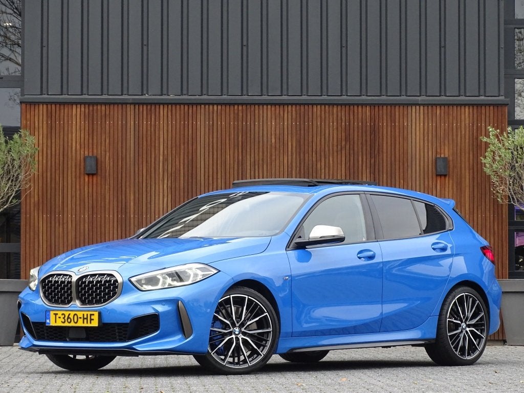 Bmw 1-serie M135i xDrive 306PK M-Individual, Auto's, Gebruikt, 4 cilinders, Blauw, Alcantara