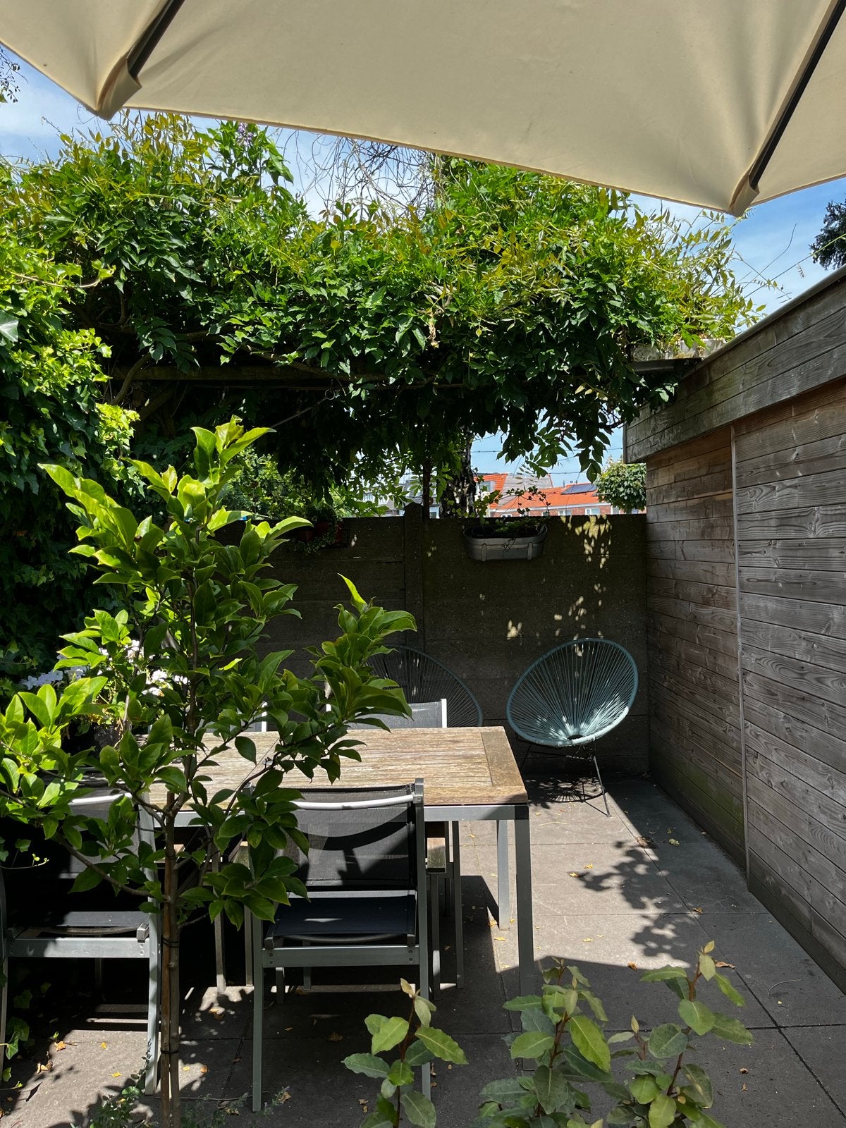 Tuinset Triniti  met houten tafel en aluminium stoelen, Tuin en Terras, Ophalen, 4 zitplaatsen, Gebruikt, Eettafel