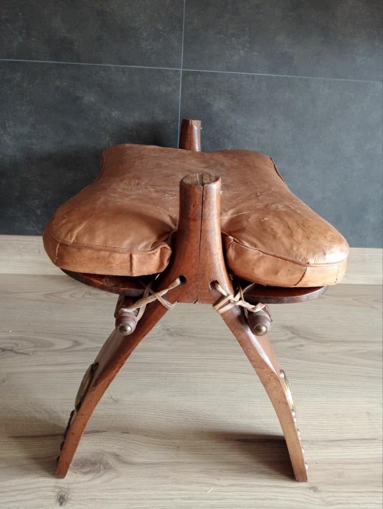 Vintage kamelen krukje, Huis en Inrichting, Krukjes, Ophalen, Hout