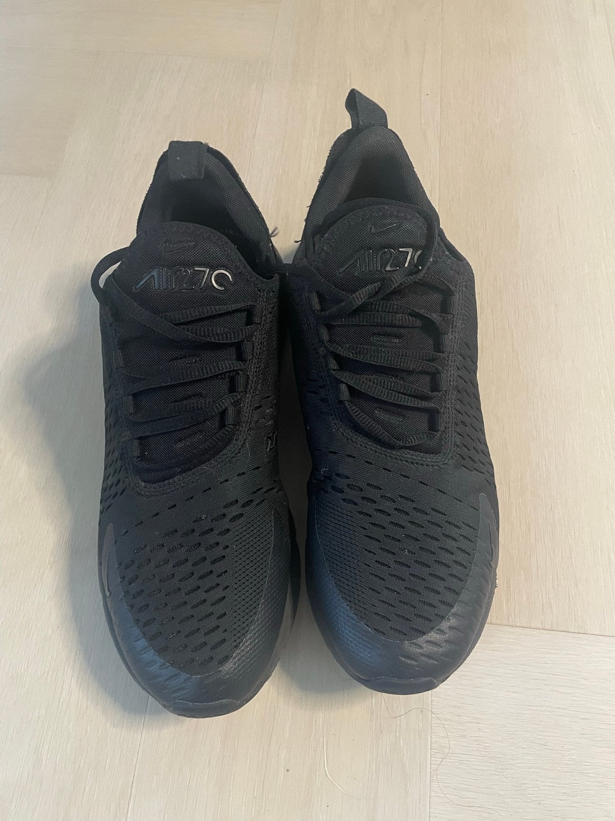 Nike Air Max 270 - Maat 43, Kleding | Heren, Schoenen, Ophalen of Verzenden, Gedragen, Zwart, Sneakers of Gympen