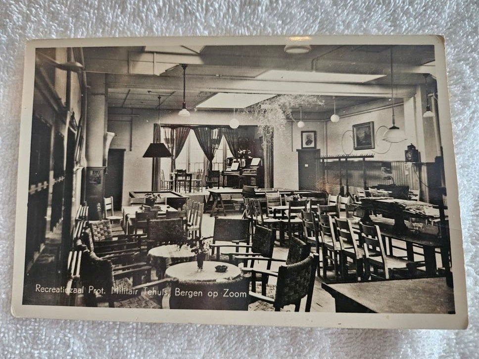 Interieur PMT Recreatiezaal Bergen op Zoom, Ophalen of Verzenden, 1920 tot 1940, Gelopen, Noord-Brabant