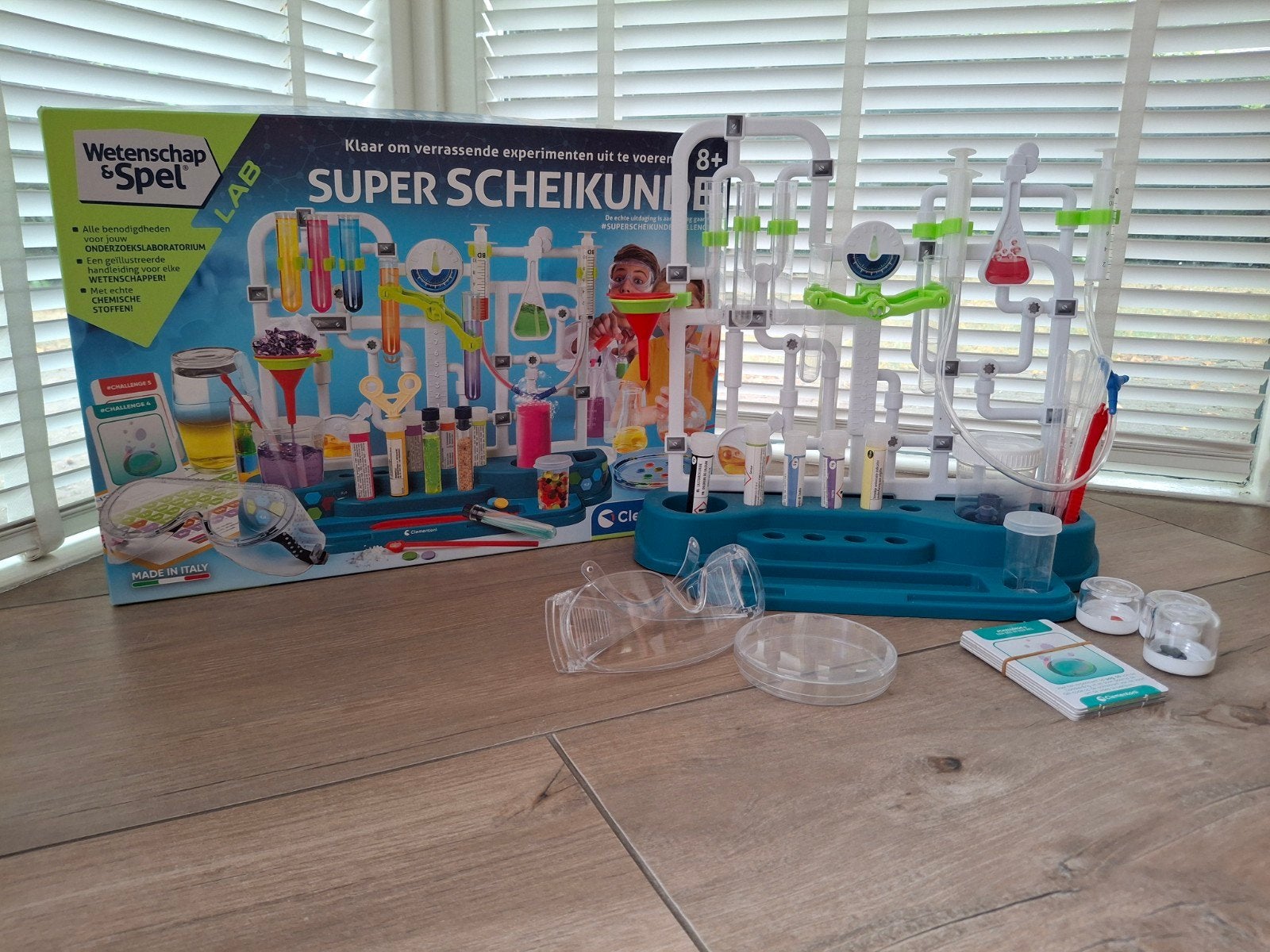 Clementoni Super Scheikunde Lab - Experimenteerset, Ophalen of Verzenden, Zo goed als nieuw, Ontdekken