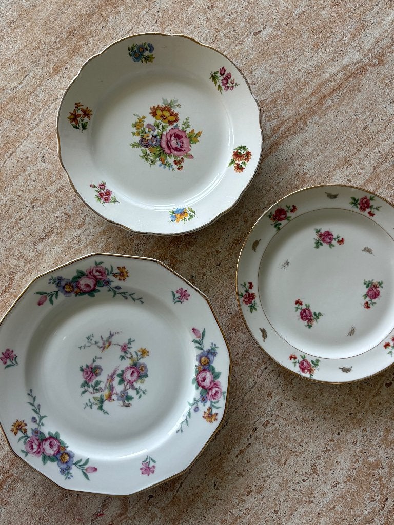 Vintage borden Limoges, Sarreguimines, Cerabel (17-20cm), Gebruikt, Overige merken, Vintage, Ophalen of Verzenden