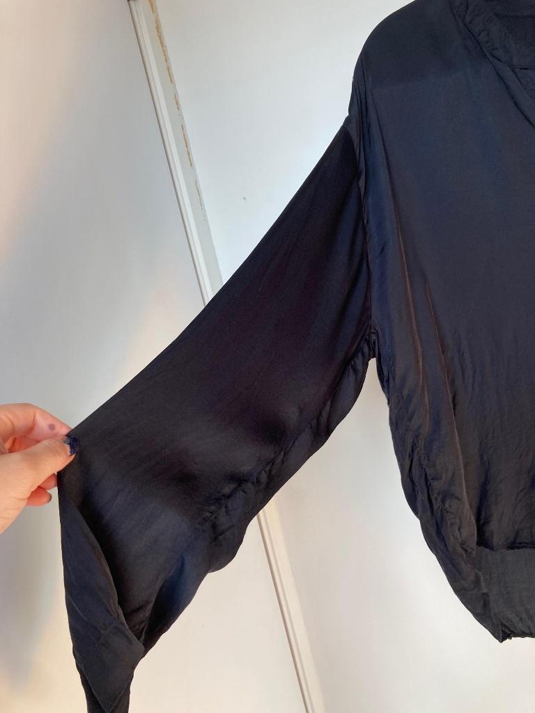 Diega zwarte kraagloze blouse maat XXL, Kleding | Dames, Blouses en Tunieken, 6 rue Béranger 75003 Paris, Eshop@diega.fr, Zwart