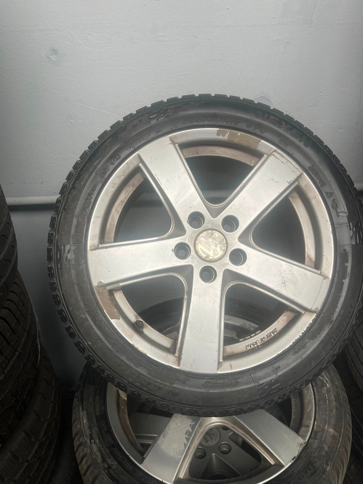 Volkswagen Caddy Velgen 235 45 17, Ophalen, 17 inch, 205 mm, Band(en)