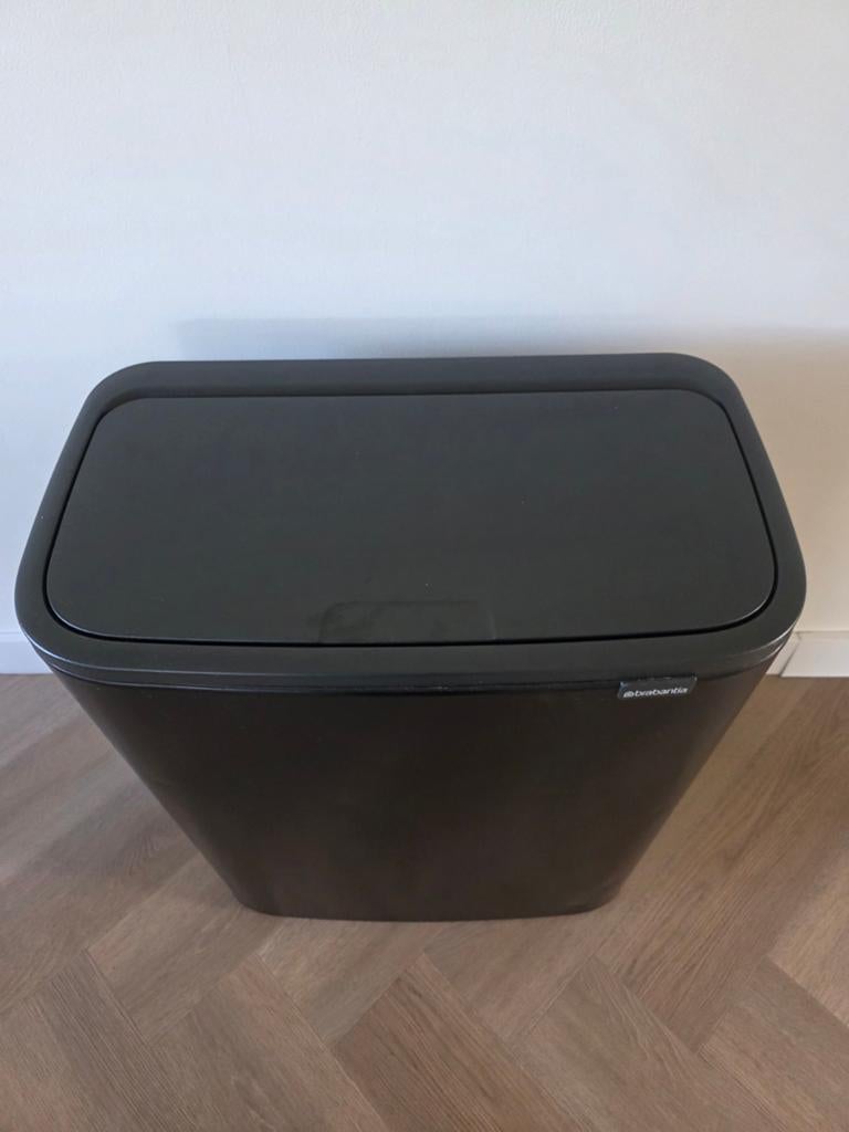 Brabantia Bo Touch Bin Zwart, Huis en Inrichting, Woonaccessoires | Prullenbakken, 40 liter of meer, Ophalen of Verzenden, Zo goed als nieuw