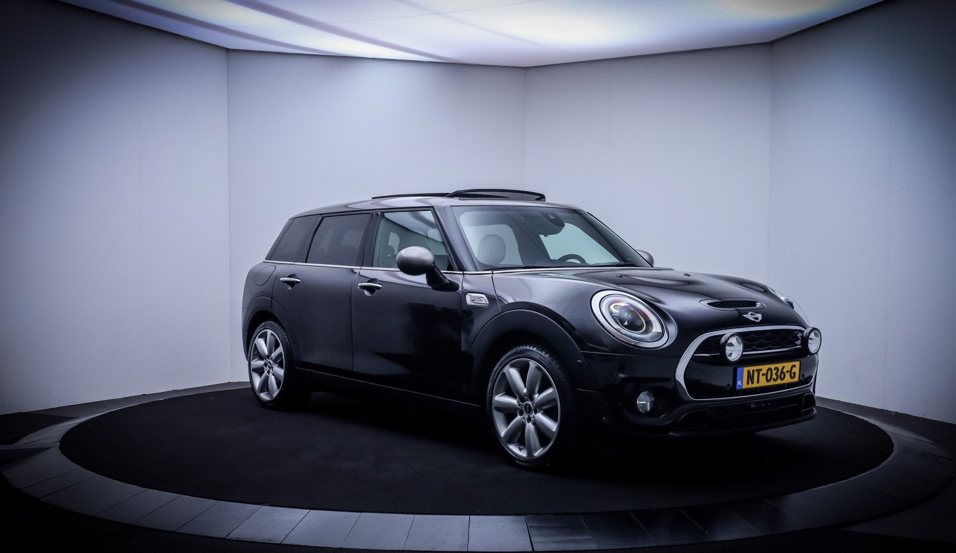 MINI Clubman 2.0 Cooper S Chili Serious Business PANO | MEMO, 1998 cc, Gebruikt, Zwart, Handgeschakeld