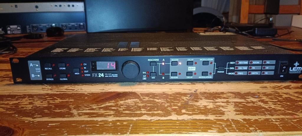 LEM FX24 40-bit Dual Stereo Digital Effect Processor, Ophalen of Verzenden, Gebruikt, Delay of Echo
