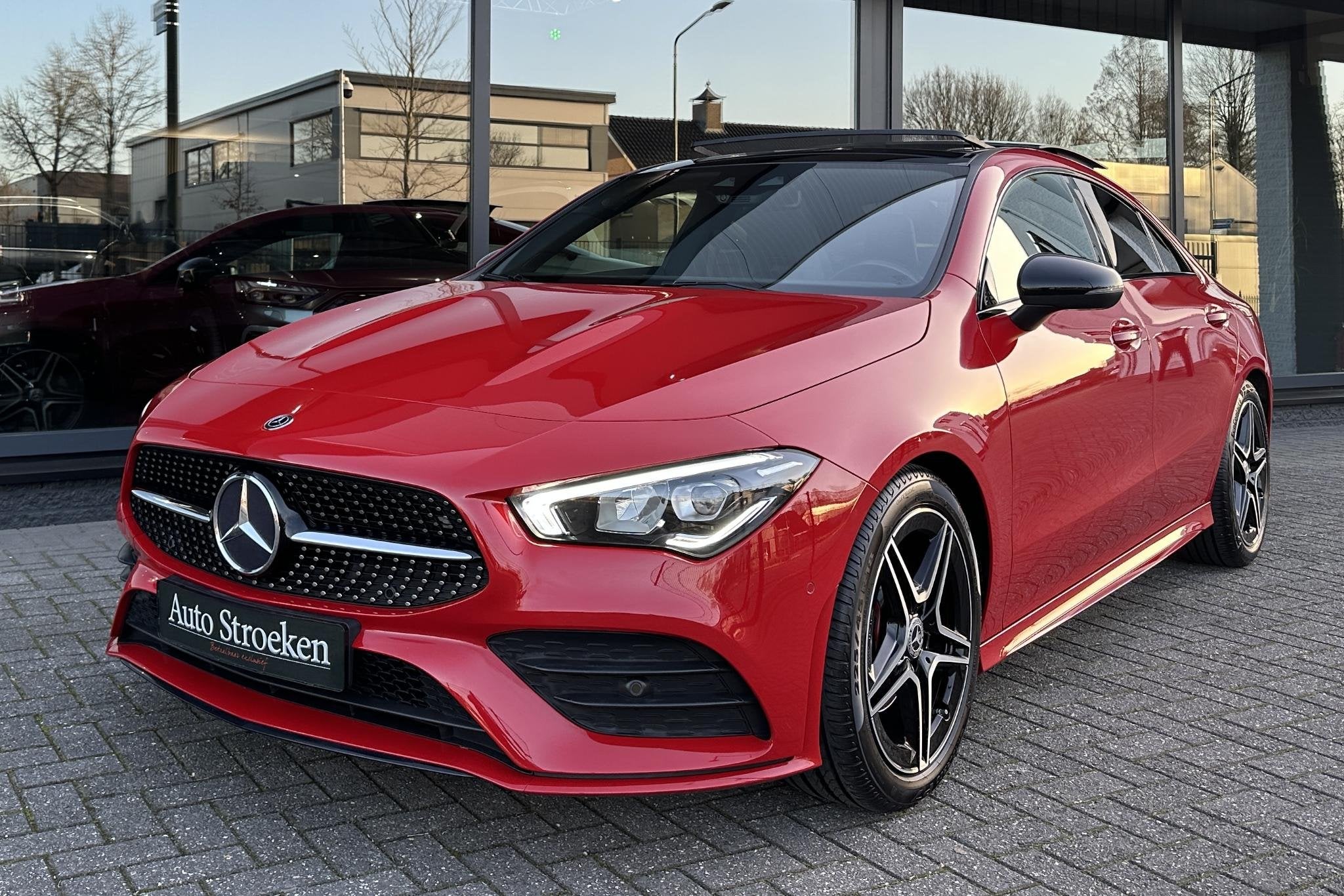 Mercedes-Benz CLA-klasse 180 AMG Night Panorama Sfeerverlich, CLA, 136 pk, Gebruikt, Euro 6