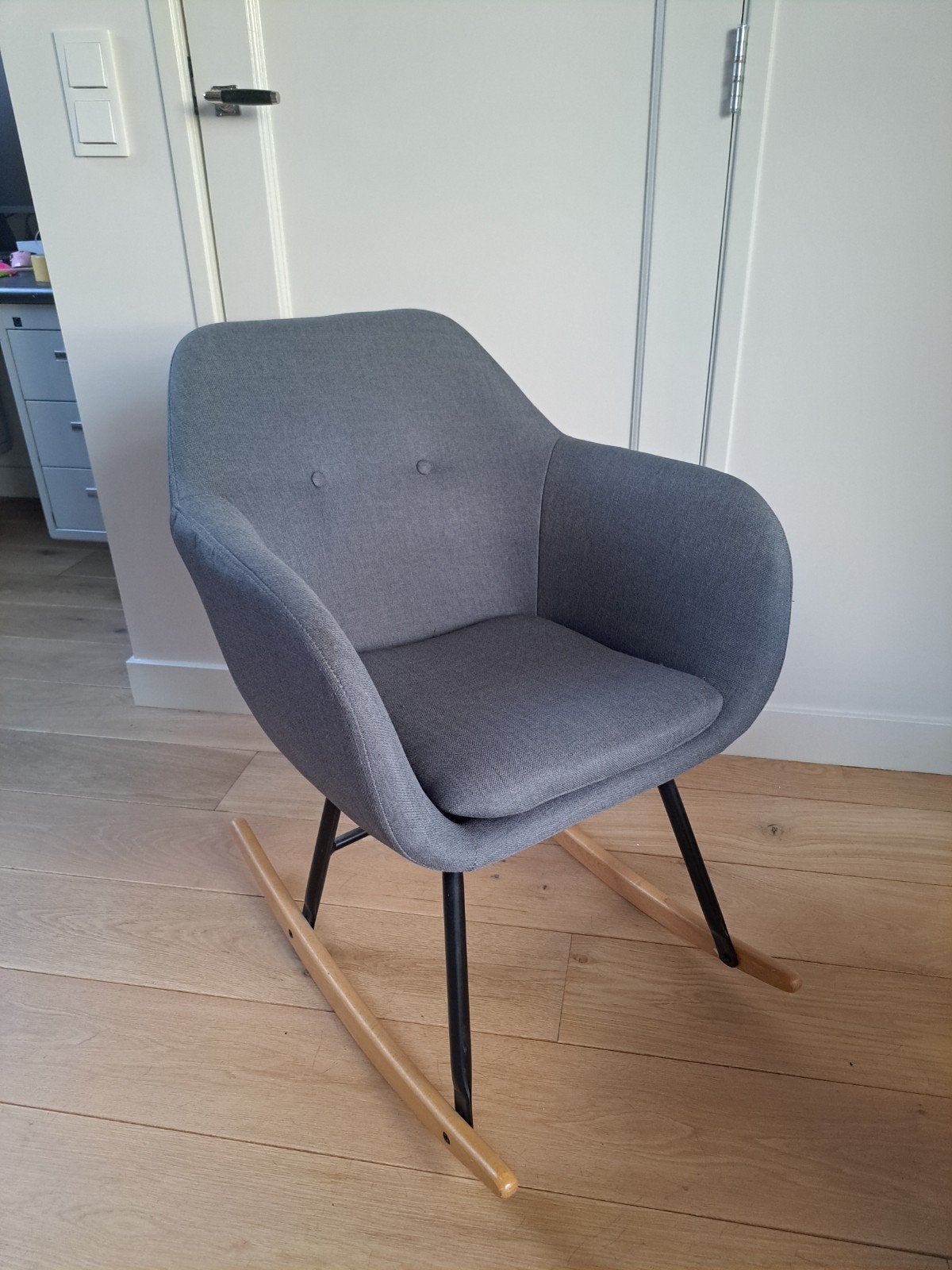 Grijze stoffen schommelstoel, Ophalen, Zo goed als nieuw, Eén, Stof
