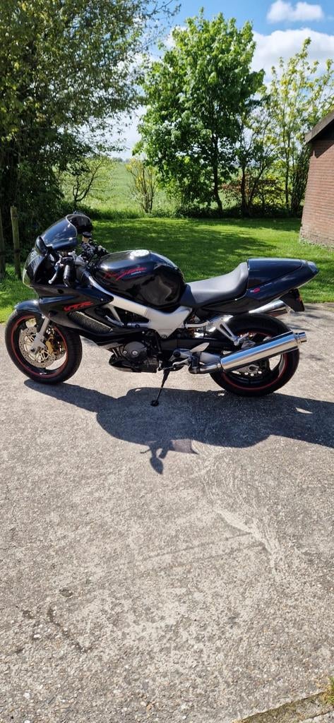 Honda VTR1000 - Sportieve Toermotor, 2 cilinders, Sportuitlaat, Motorrijbewijs A, Gebruikt