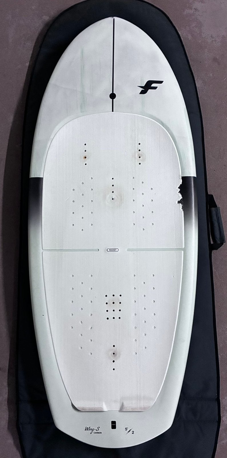 F one Rocket Wing carbon S 5’2 70L, Ophalen, Zo goed als nieuw, Wingsurf-board