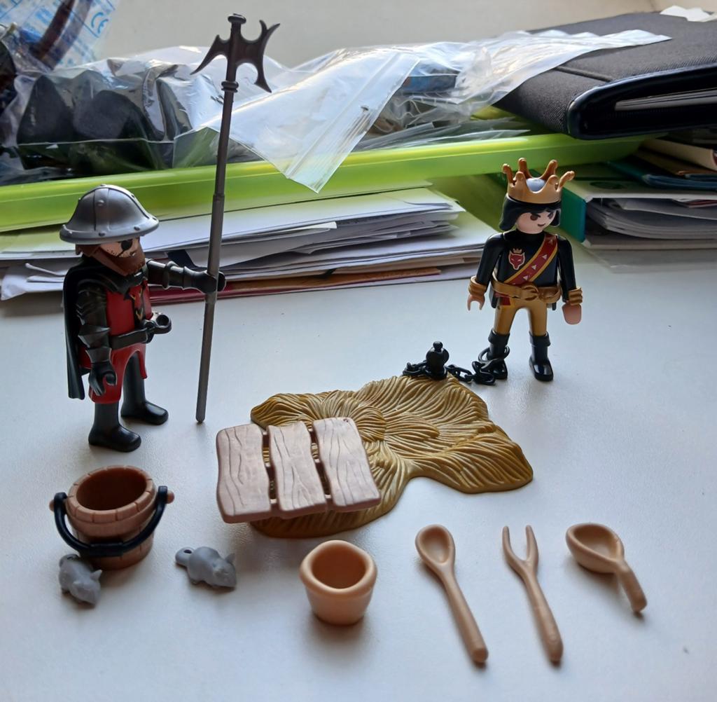 Playmobil 3328, Gevangen prins met bewaker, Ophalen of Verzenden, Gebruikt