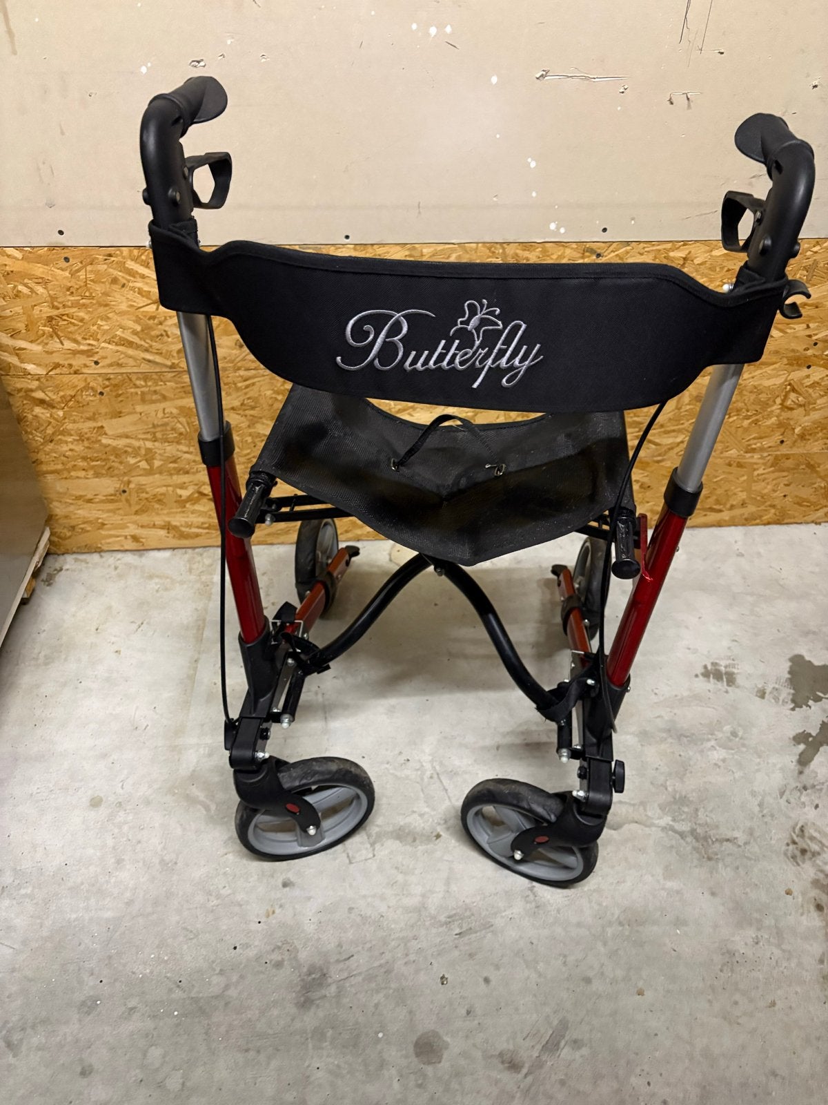Butterfly Rollator Lichtgewicht Opvouwbaar Rood -Nette Staat, Diversen, Ophalen, Lichtgewicht, Zo goed als nieuw