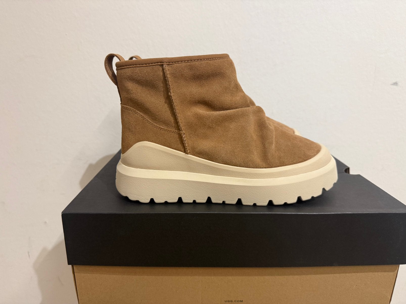 Te koop nieuwe UGG Heritage Utility Mini Chestnut, Postlaan 3, UGG, Boots, Nieuw