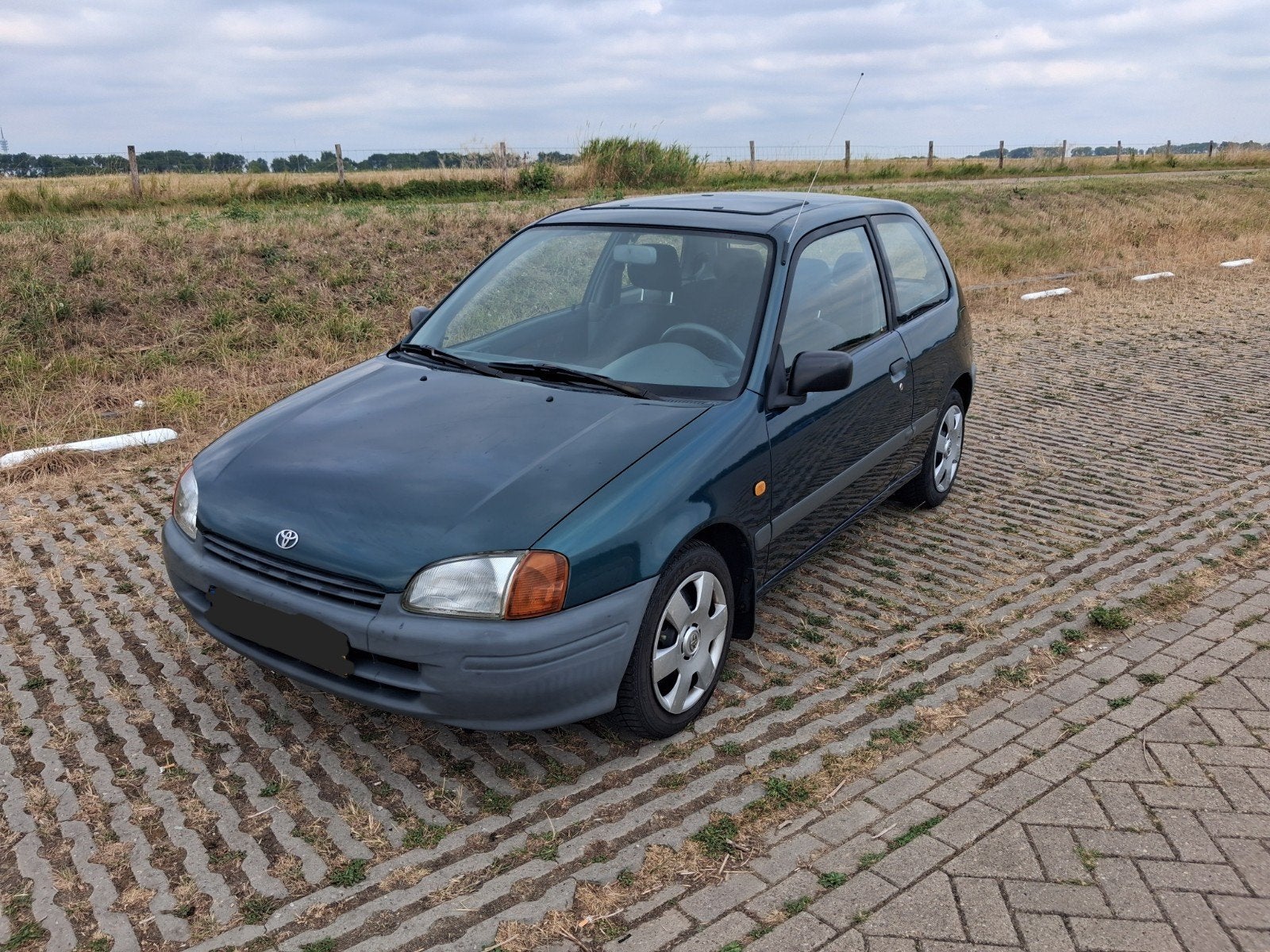 Toyota Starlet 1.3 16V 1997 Groen, Voorwielaandrijving, Stof, 4 cilinders, Starlet