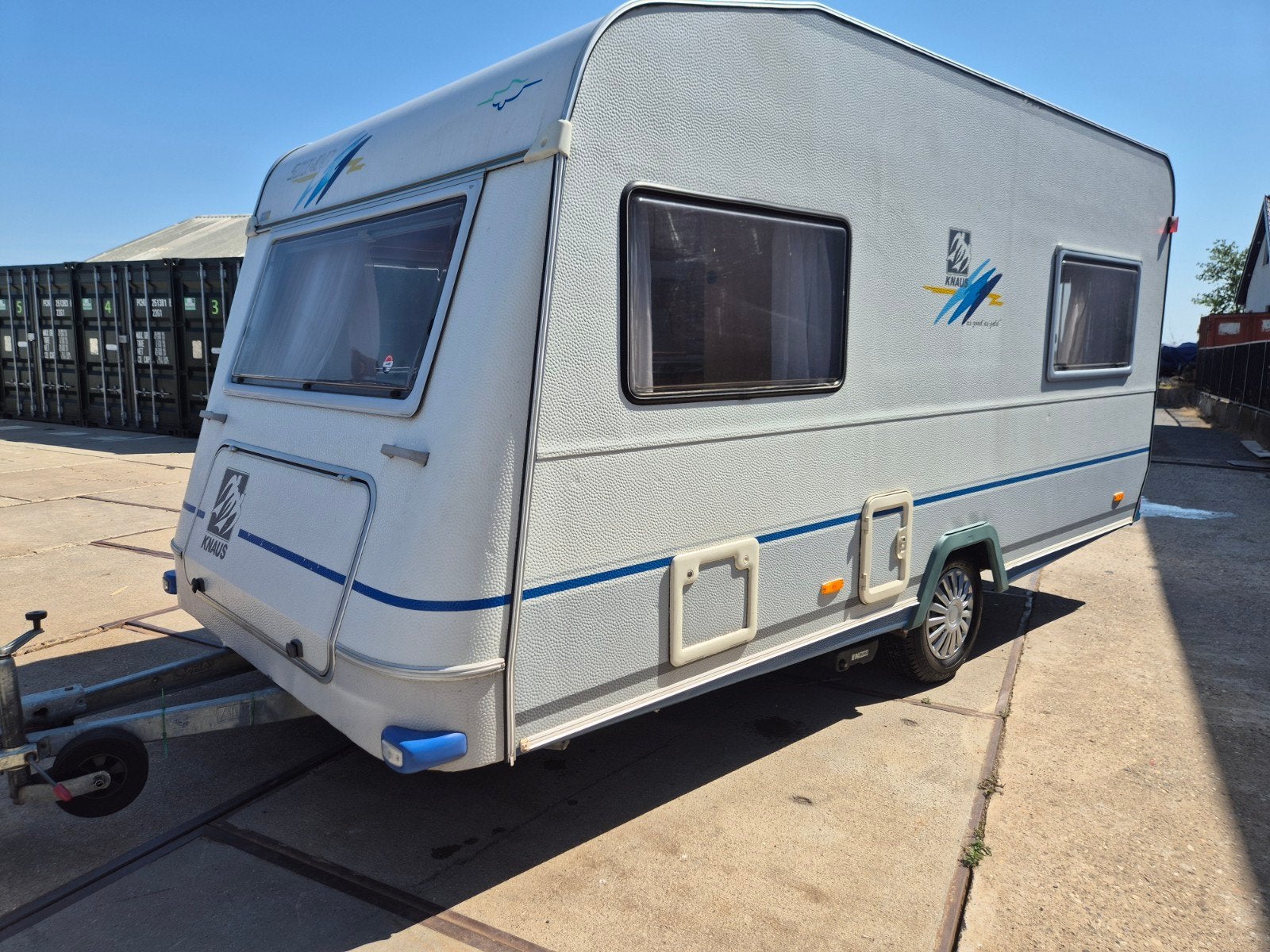 Knaus Sudwind 440 QD as good as gold ,Mover,Zakluifel, Caravans en Kamperen, Caravans, Standaardzit, Dwarsbed, Bedrijf, 750 - 1000 kg