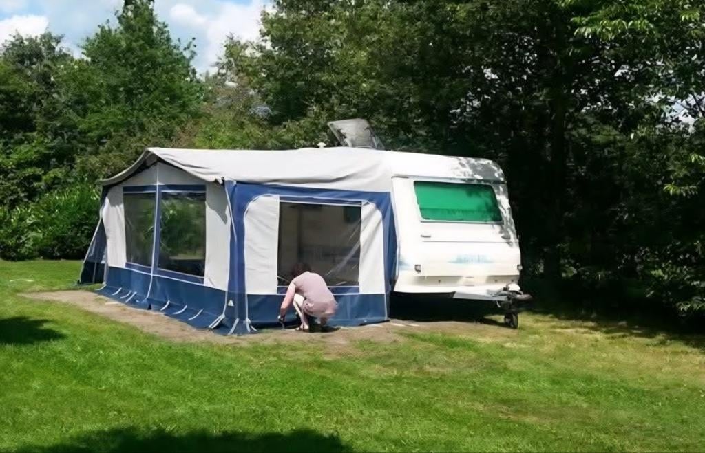 Voortent DWT-Zelte Duits merk met luifel en frame
 Maat 11, Caravans en Kamperen, Tenten, Ophalen, Zo goed als nieuw