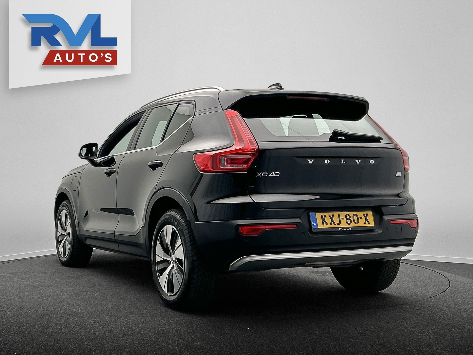 Volvo XC40 1.5 T4 Plug-in hybrid I Achteruitrijcamera I Alca, Zwart, 129 pk, Zwart, Plug-in hybride