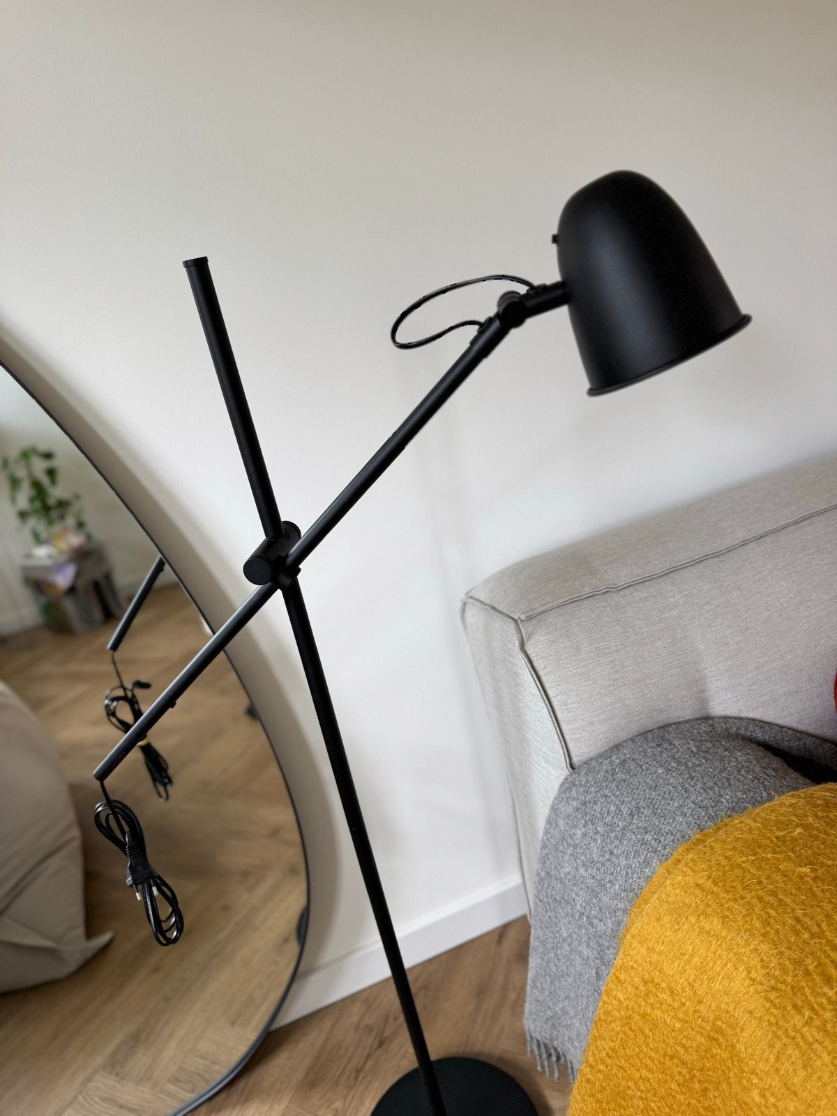 IKEA Skurup staande lamp, zwart, verstelbaar, Ophalen, 100 tot 150 cm, E14 (klein), Zo goed als nieuw