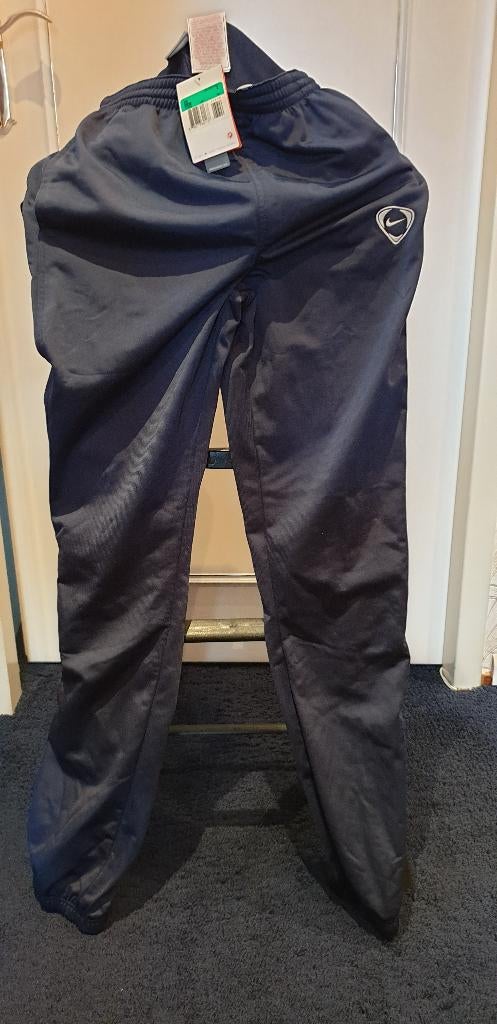 Trainingsbroek Nike kinder XL nieuw, Kleding | Heren, Zwart, Nike, Nieuw, Ophalen of Verzenden