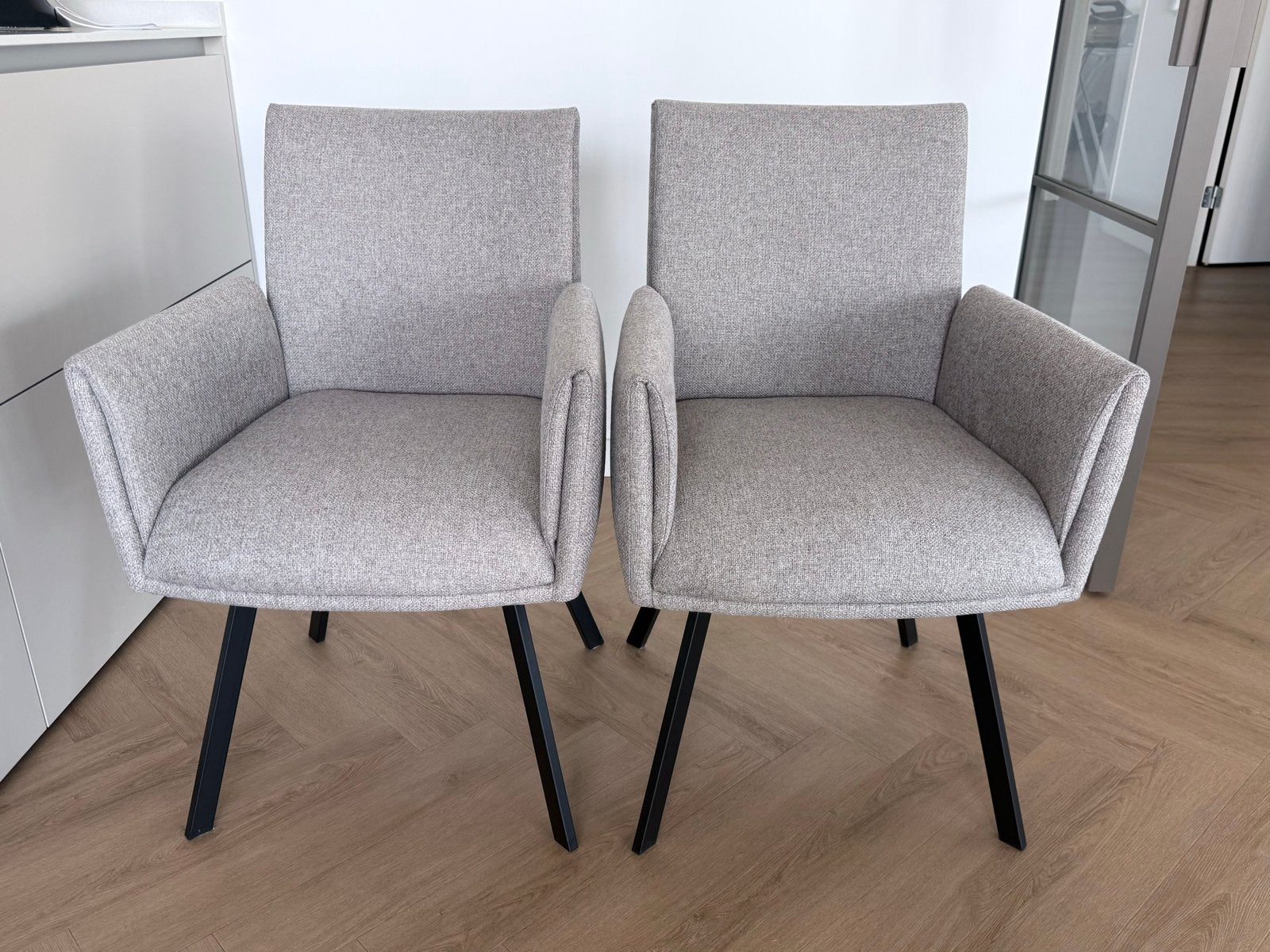 2 eetkamerstoelen met armleuningen, Ophalen, Twee, Overige kleuren, Zo goed als nieuw