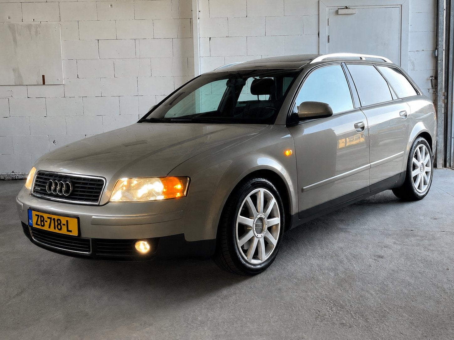 Audi A4 Avant 3.0 B6 V6 Quattro AUTOMAAT • LEDER • SCHUIFDAK, Automaat, 1800 kg, A4, Vierwielaandrijving