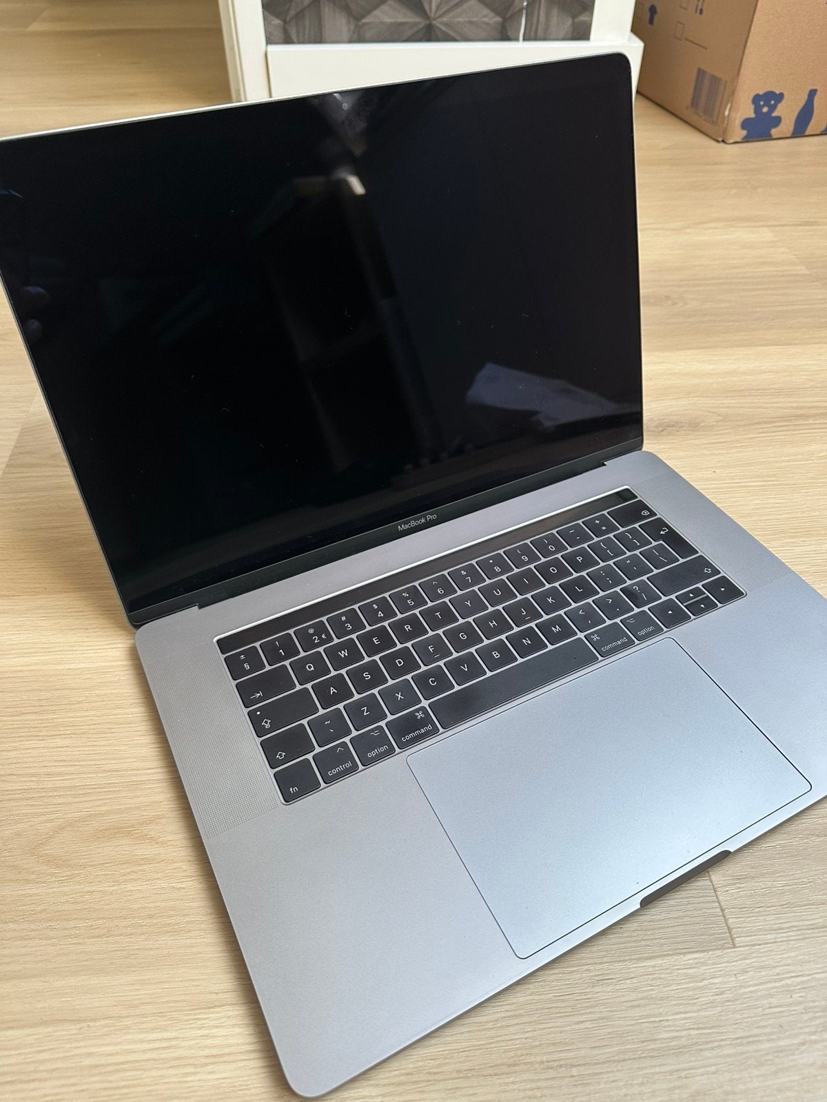 MacBook Pro 2017, 256 GB, 2 tot 3 Ghz, 8 GB, Zo goed als nieuw