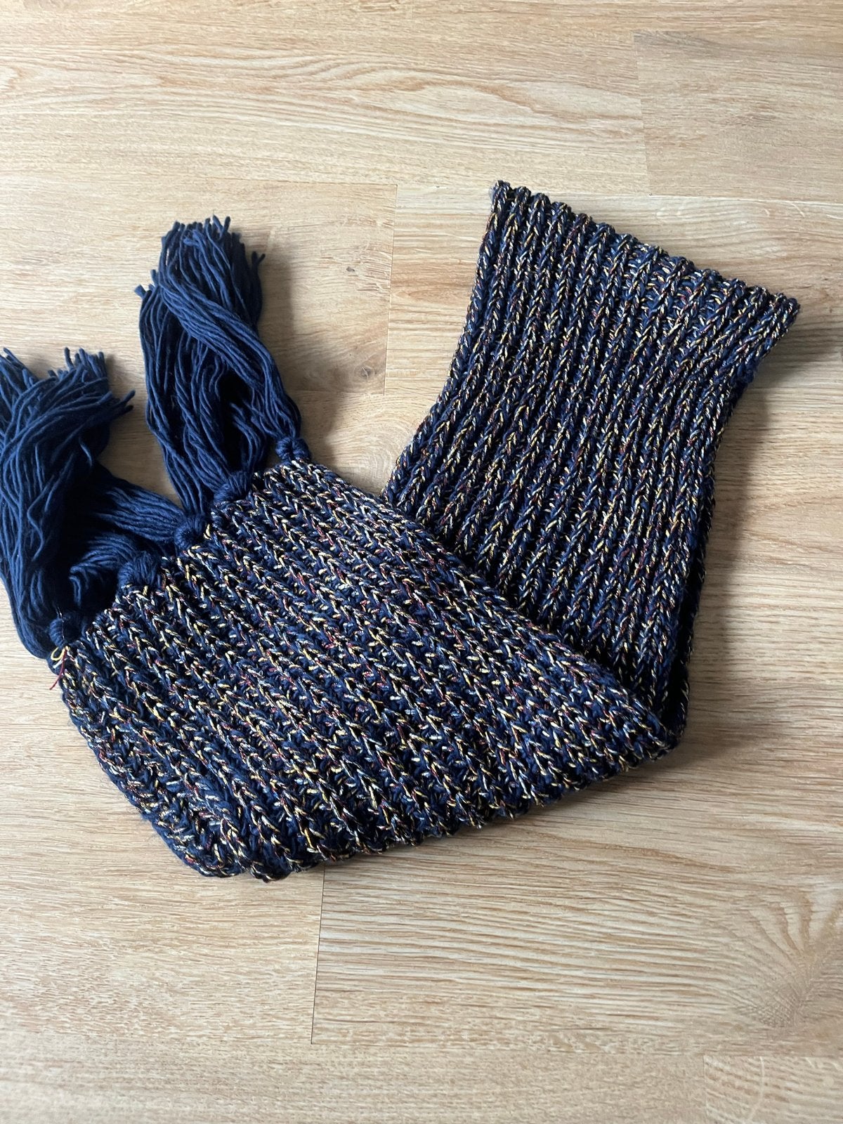 Prachtige nieuwe sjaal van Mango, Kleding | Dames, Ophalen of Verzenden, Nieuw, Sjaal