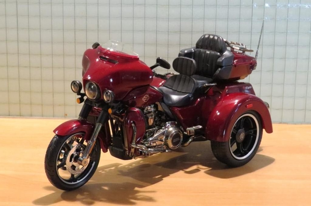 Harley Davidson CVO Tri Glide Ultra 1:12 32337, MayCheong, Nieuw, Ophalen of Verzenden, 1:9 t/m 1:12