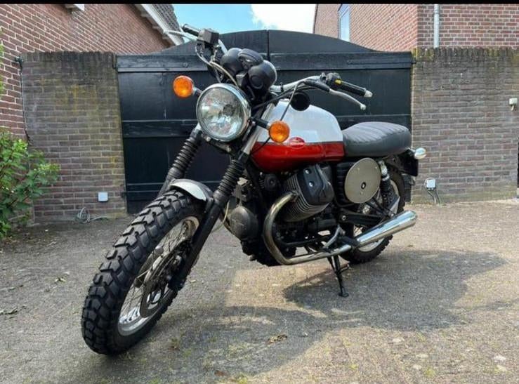 Moto Guzzi V7 Classic, Motoren, Motoren | Moto Guzzi, 2 cilinders, 744 cc, Motorrijbewijs A, Gebruikt