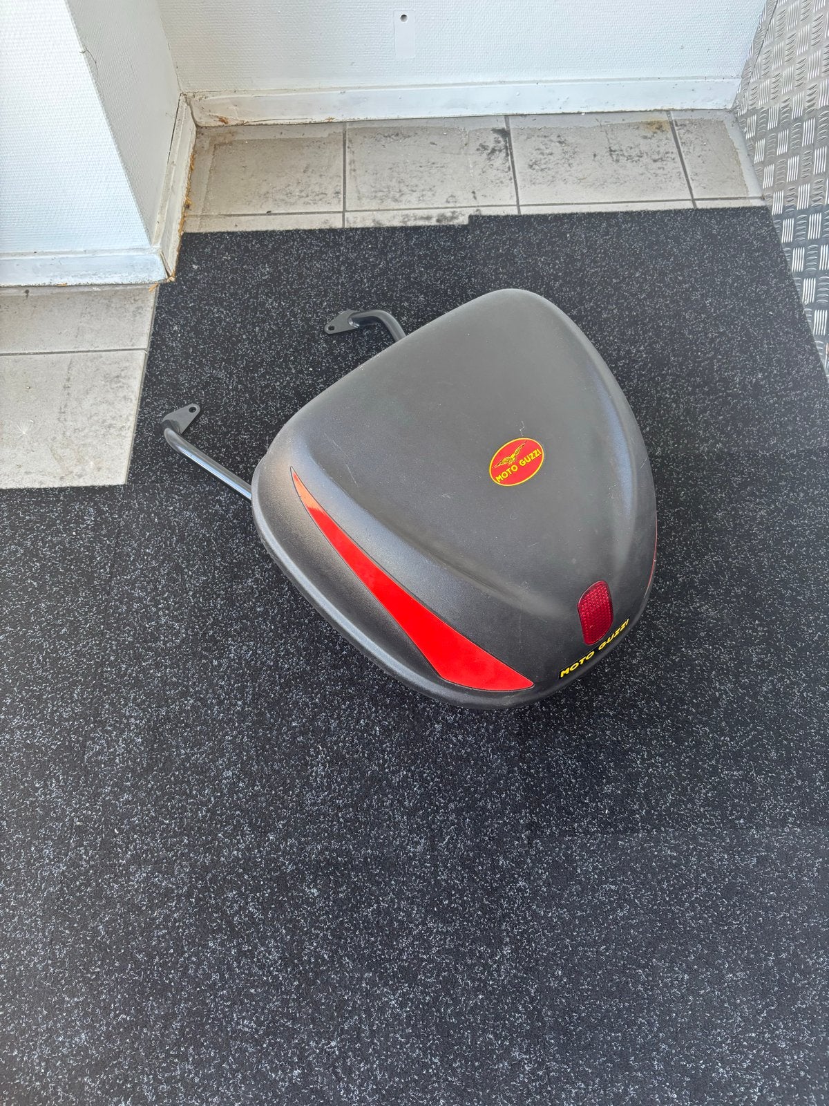 Moto Guzzi Topkoffer met Bevestigingsplaat, Motoren, Accessoires | Koffers en Tassen, Ophalen, Gebruikt