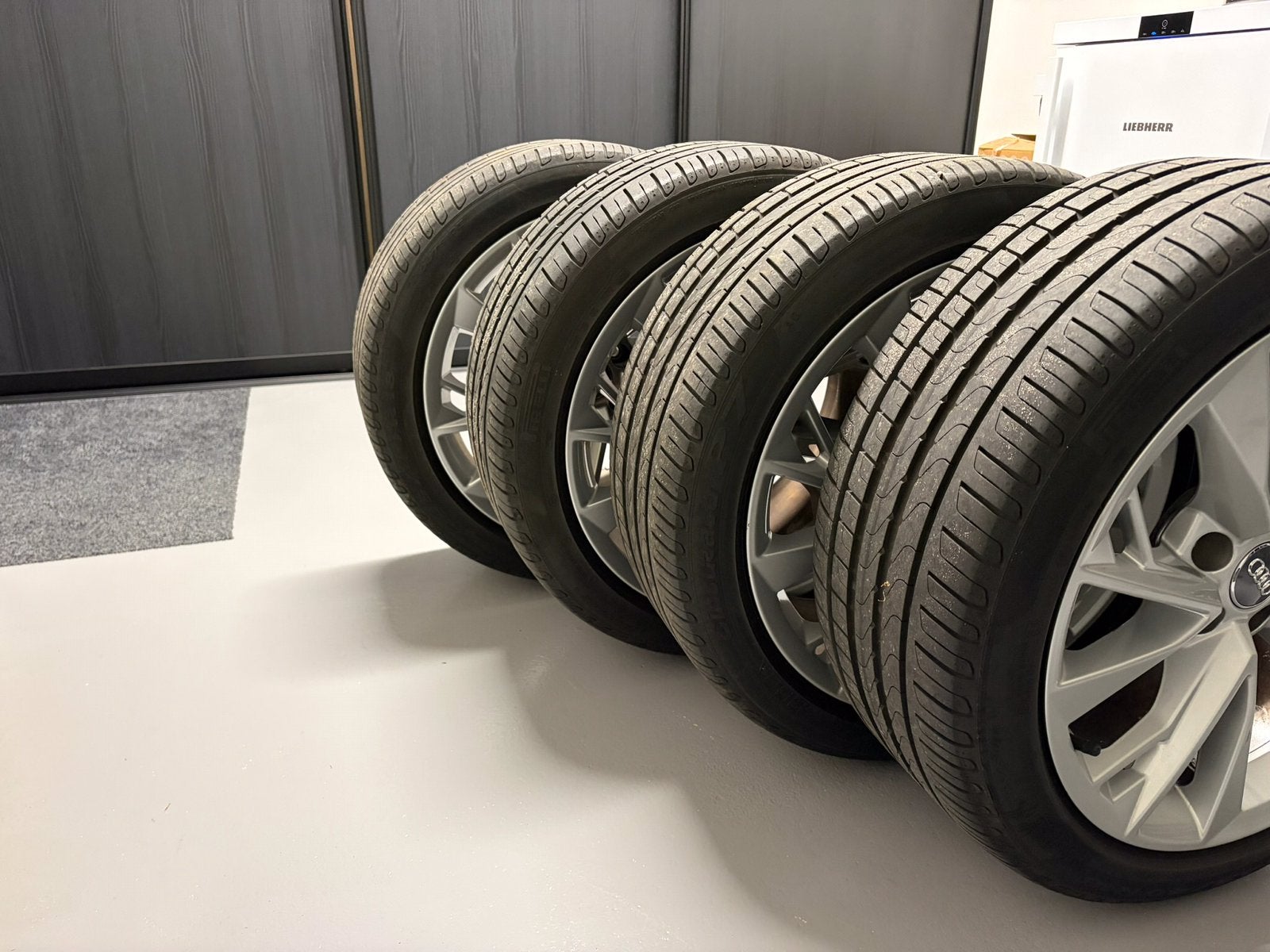 Set sportvelgen met Pirelli banden, 18 inch, 245 mm, Ophalen of Verzenden, Band(en)