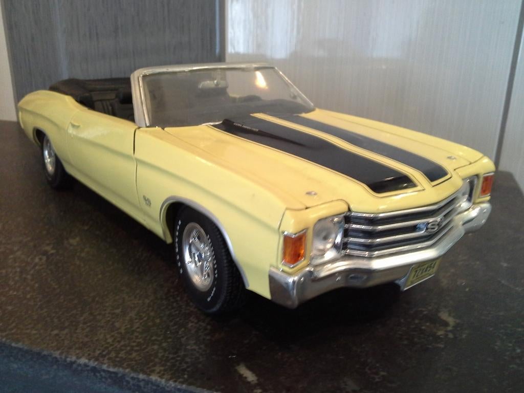 Maisto 1:18 Chevrolet Chevelle Convertible 1972, Ophalen of Verzenden, Zo goed als nieuw, Maisto