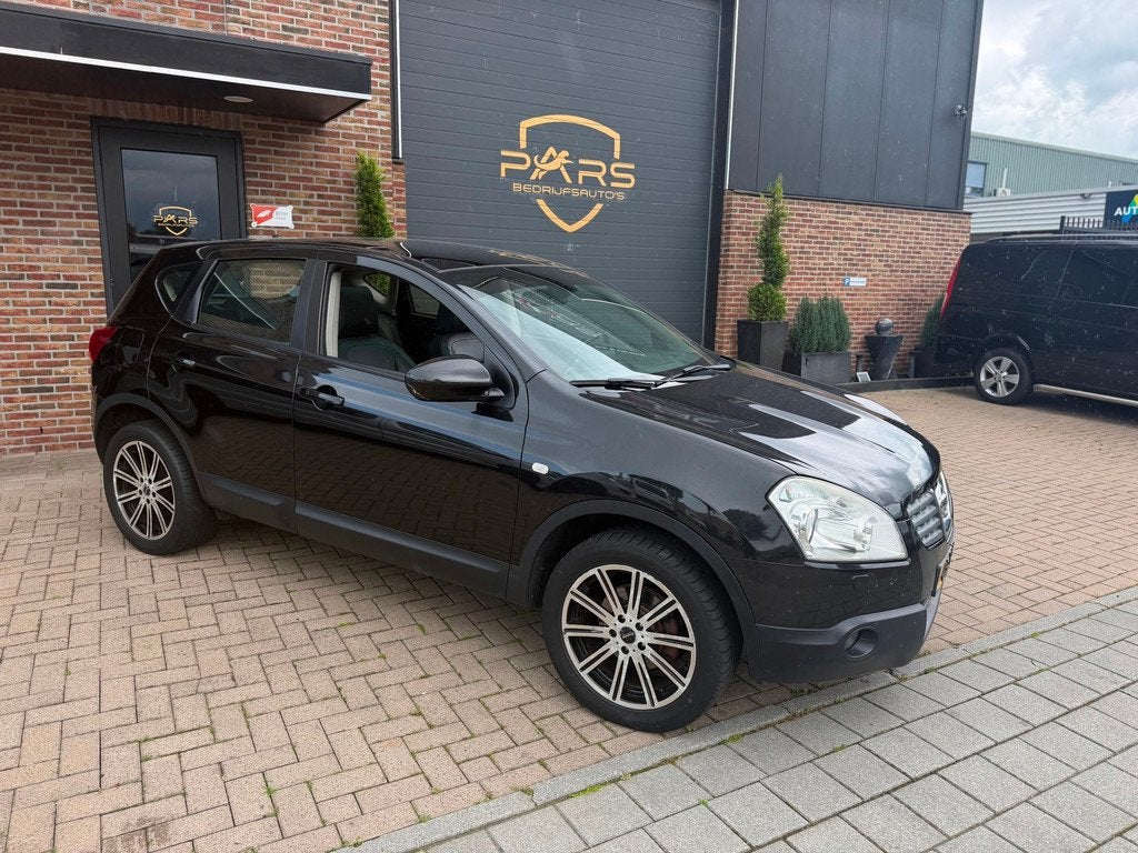 Nissan Qashqai 2.0 dCi Tekna Premium 4WD Automaat 4X4 Pano A, Auto's, Nissan, 1350 kg, Zwart, 4 cilinders, 150 pk