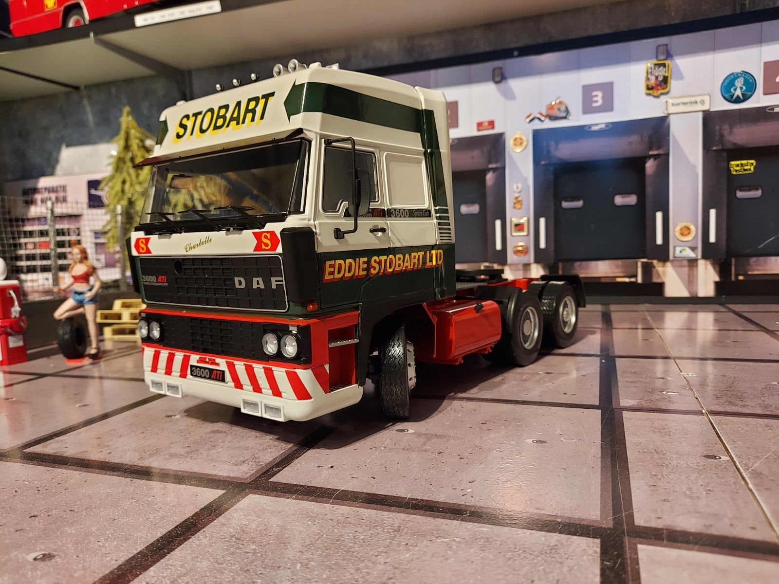 Model truck.s 1/18, Hobby en Vrije tijd, Modelauto's | 1:18, Ophalen, Zo goed als nieuw, Overige merken