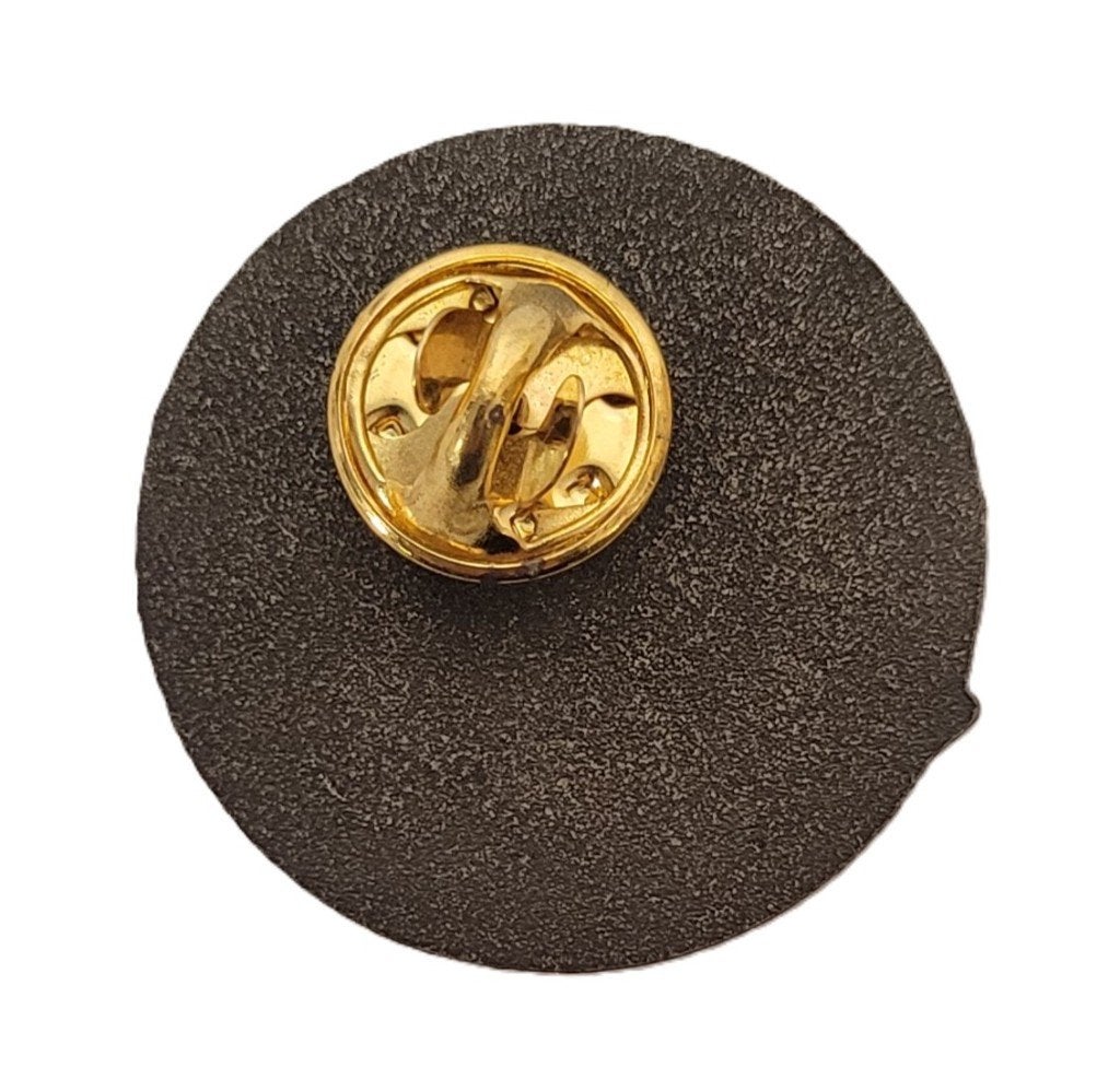 ACDC High Voltage pin van metaal speldje speld, Info@deconoord.nl, Deco Noord, Nieuw, Ophalen of Verzenden