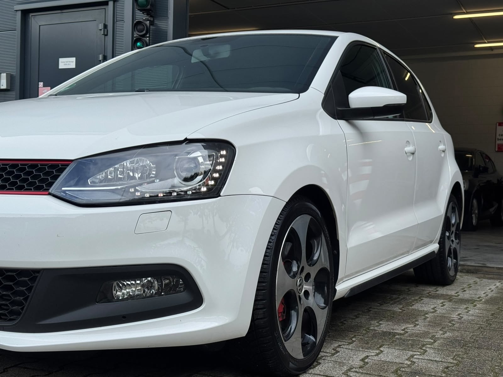 Volkswagen Polo 1.4 TSI GTI / XENON / LED-DAGRIJ / P.SENSORE, Euro 5, Huisgarantie, 4 cilinders, Met garantie (alle)