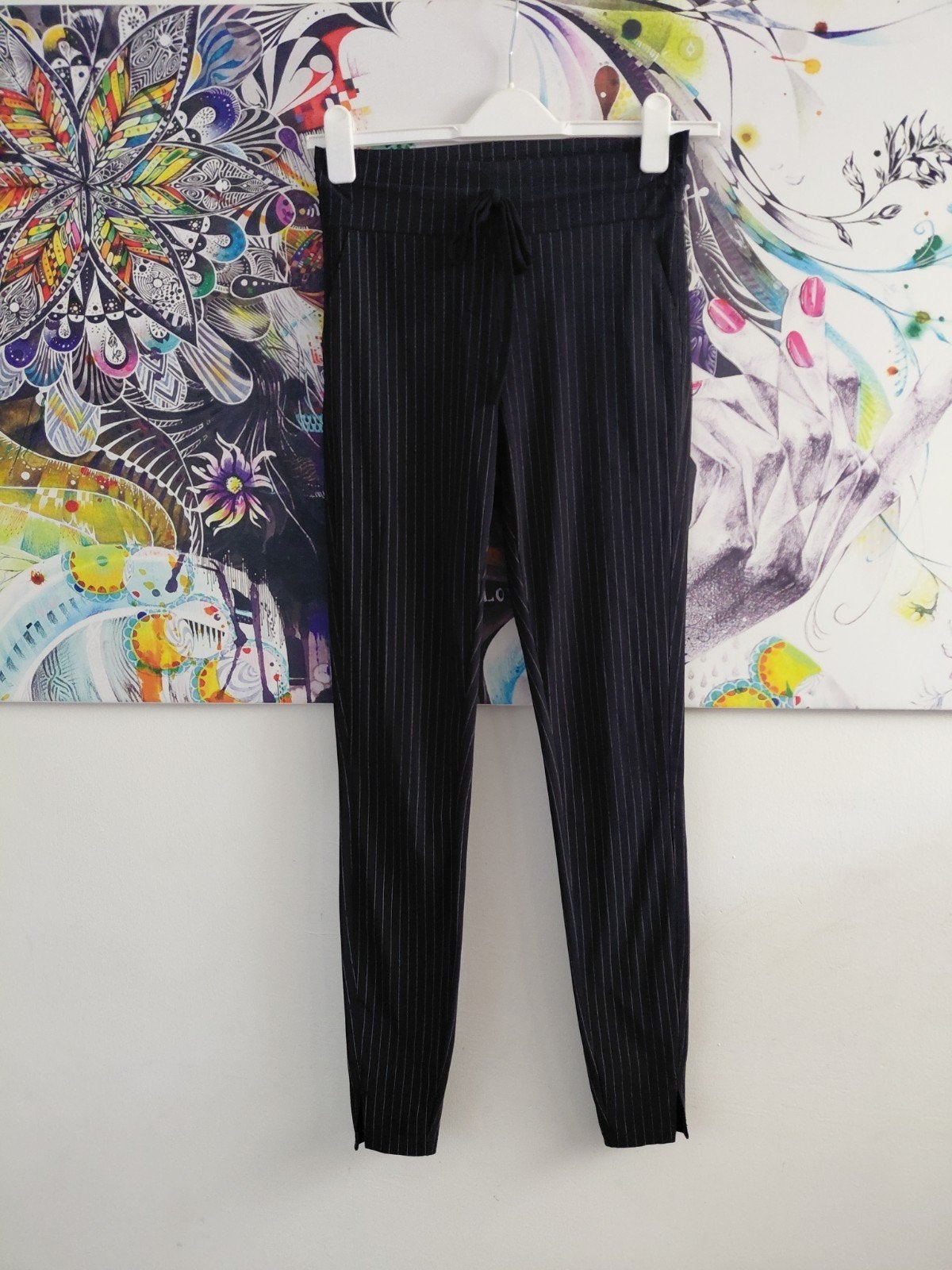 Studio Anneloes travelstof broek met krijtstreep XS, Kleding | Dames, Studio Anneloes, Zwart, Ophalen of Verzenden, Zo goed als nieuw