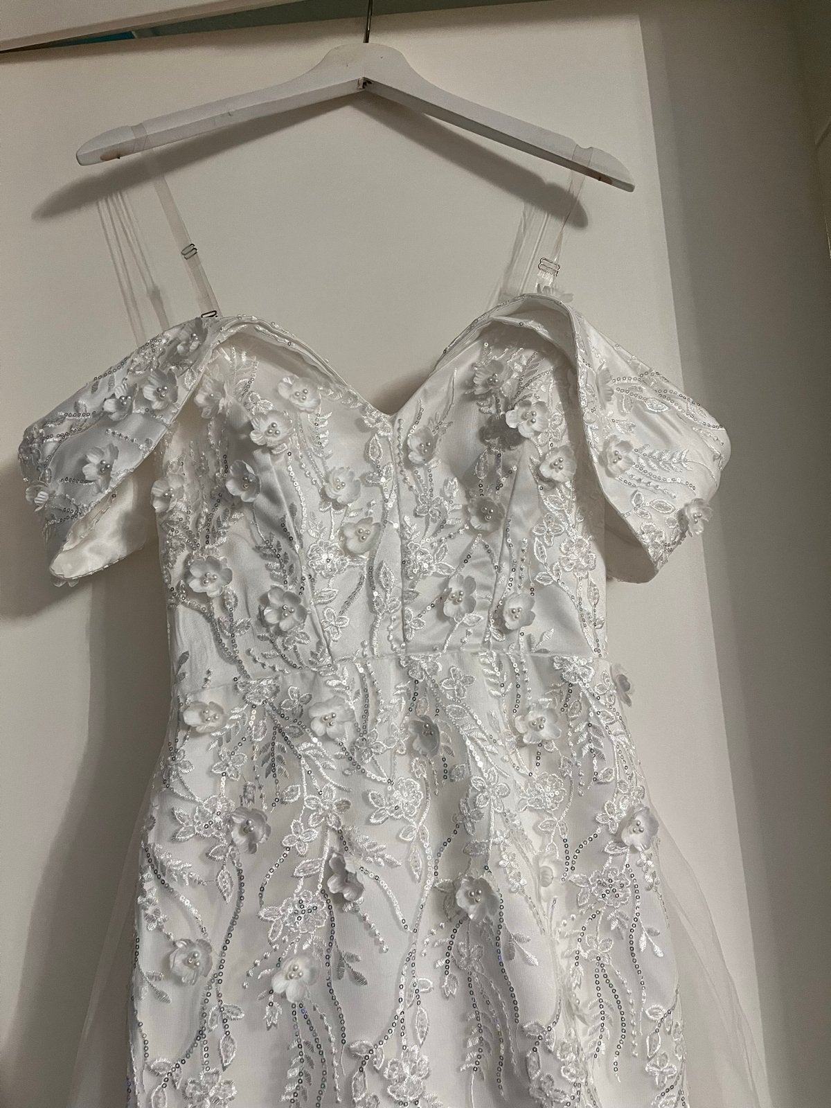 Prachtige Witte Trouwjurk met Kant en Bloemen, Ophalen, Zo goed als nieuw, Wit, Trouwjurk